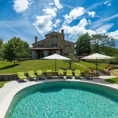 Maccaroni بيت للعطل *